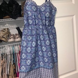 Silky summer dress with pockets!